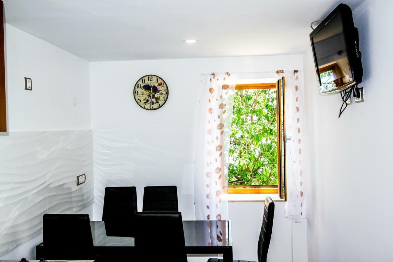 Apartment Bugenvilija Lovran Exterior foto